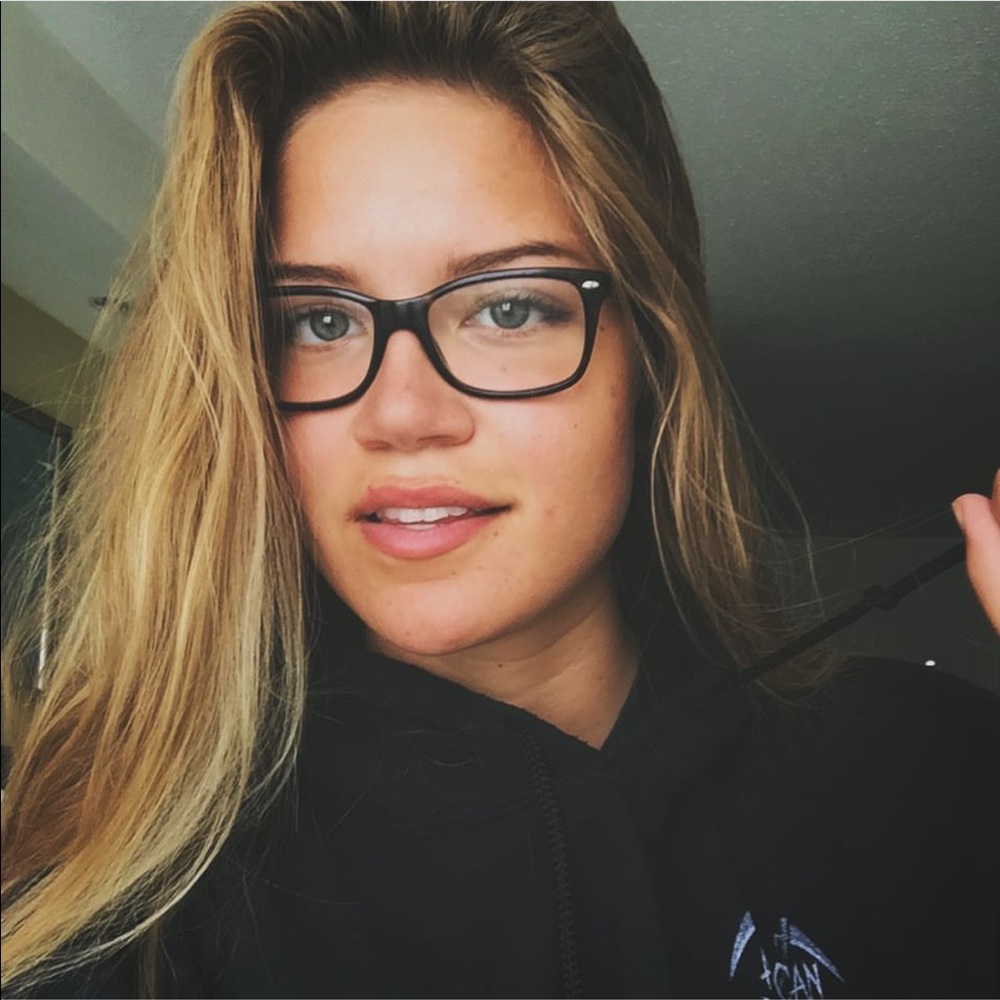 Meet your Posher, Mackenzie